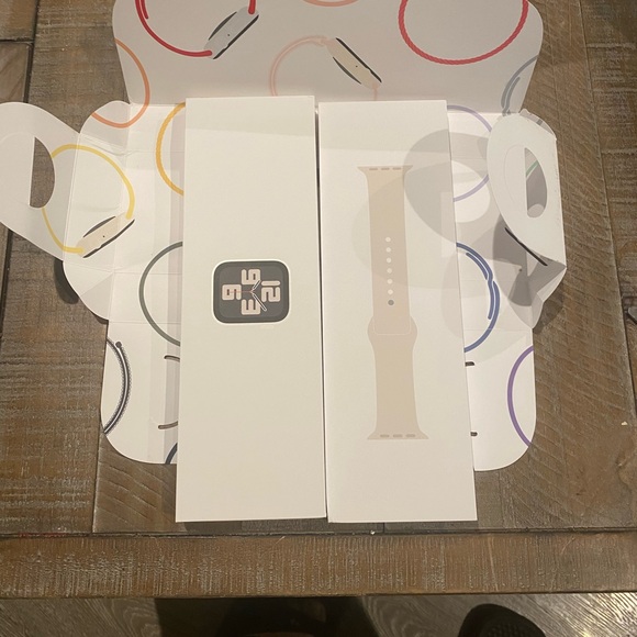 NIB APPLE WATCH, BAND, USB-C CHARGE CABLE - Picture 6 of 8